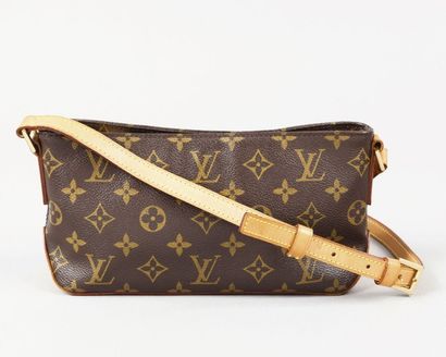 LOUIS VUITTON
Pochette «Trotteur» 26cm en...