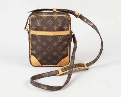 LOUIS VUITTON
Pochette «Danube» en toile...