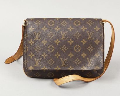LOUIS VUITTON
Sac «Musette» 24cm en toile...