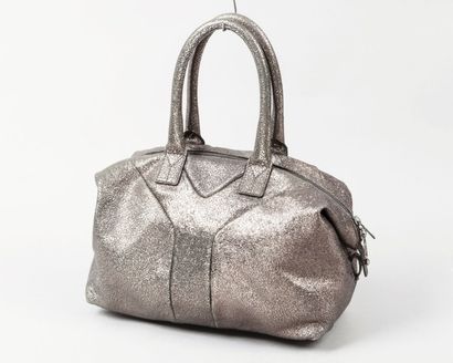 Yves Saint LAURENT
Sac «Muse I» 29cm en cuir...