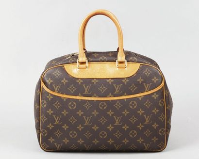 LOUIS VUITTON
Sac «Deauville» 33cm en toile...