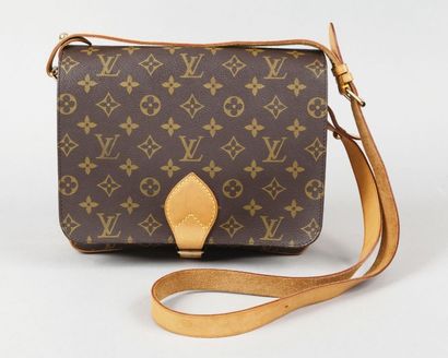 LOUIS VUITTON
Sac «Cartouchière» 24cm en...
