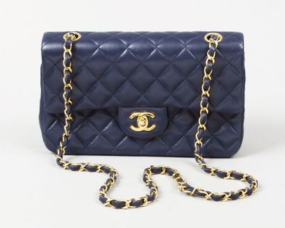 CHANEL
Sac «Timeless» 23cm en cuir agneau...