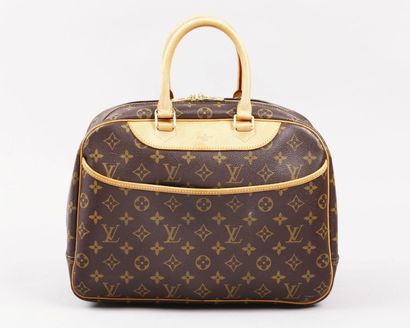 LOUIS VUITTON
Sac «Deauville» 33cm en toile...