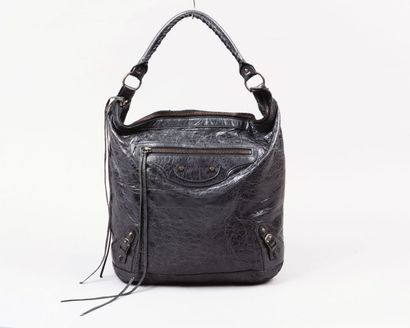 BALENCIAGA
Sac «Pompon» 32cm en cuir vieilli...