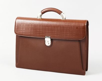 BURBERRY’S
Serviette à deux soufflets en...