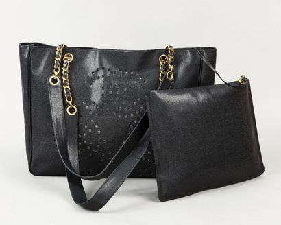 CHANEL
Sac cabas 40cm en cuir grené noir,...