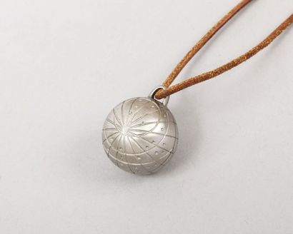 HERMES Paris Bijouterie Fantaisie
Pendentif...