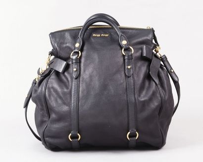 MIU MIU
Sac cabas en cuir grené noir, fermeture...
