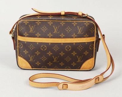 LOUIS VUITTON
Sacoche «Trocadéro» 25cm en...