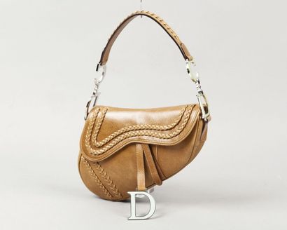CHRISTIAN DIOR
Sac «Saddle» en cuir camel,...