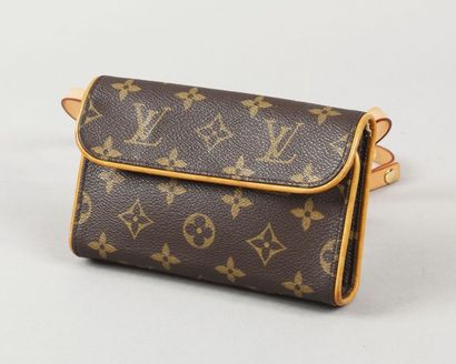 LOUIS VUITTON
Pochette ceinture «Twin» 16cm...