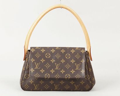LOUIS VUITTON
Sac «Mini Looping» 28cm en...