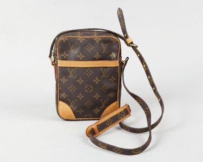 LOUIS VUITTON
Pochette «Danube» en toile...