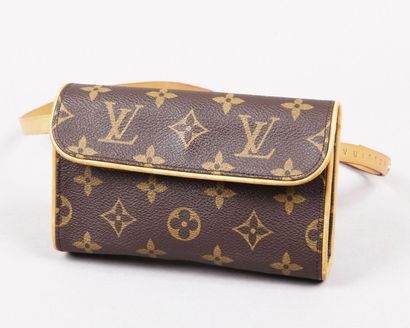 LOUIS VUITTON
Pochette ceinture «Twin» 16cm...