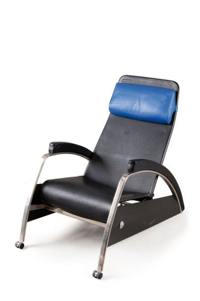 Jean PROUVÉ (1901-1984)

Fauteuil de grand...