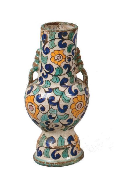 Vase en forme de jarre à huile en faïence...