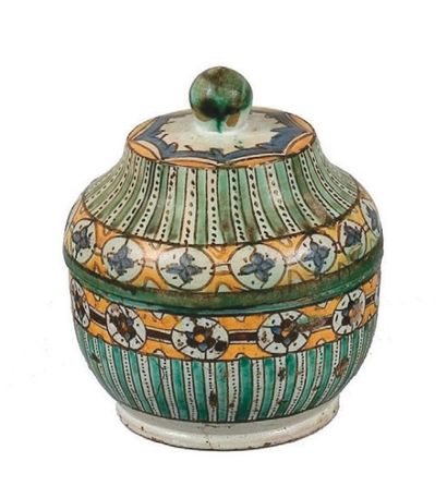 Pot à beurre, jobbana, en faïence polychrome,...