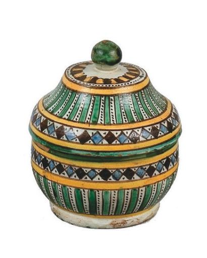 Pot à beurre, jobbana, en faïence polychrome...