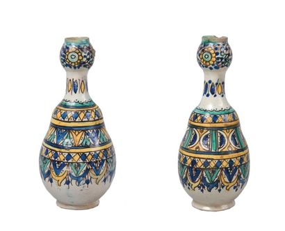 Deux bouteilles formant paire, à panse ovoïde...