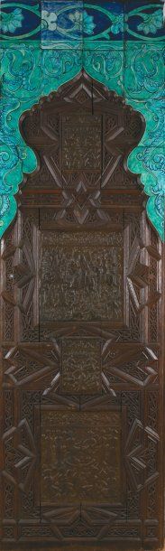 Importante Porte en bois de forme rectangulaire,...