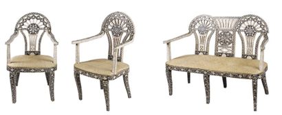 Canapé à deux places et deux fauteuils en...