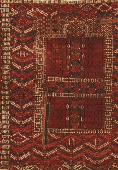 Tapis fragmenté Engsi Tekké (Hatchlou Boukhara),...