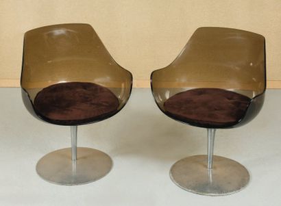 Erwine et Estelle LAVERNE
Deux fauteuils...