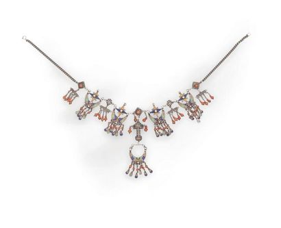 Collier à pendant croissant de lune, Maroc,...