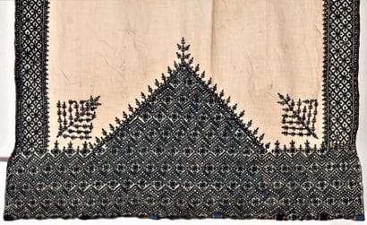 Ancienne broderie de Fès, Maroc An antique...