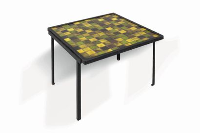 Travail 50 Table basse de forme carrée, plateau...