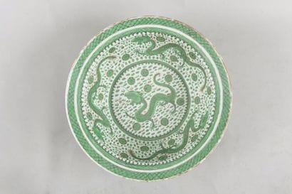 Chine, XIXe siècle Bassin en porcelaine et...
