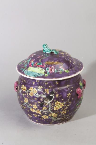 Chine, 2ème moitié du XXe siècle Pot couvert...