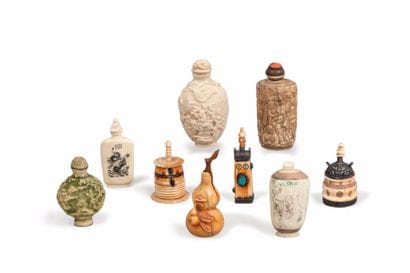 Chine et Tibet, XXe siècle. Lot de 10 flacons...