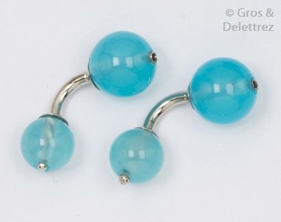 Paire de boutons de manchettes en or gris...