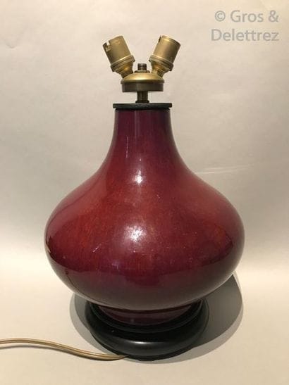 CHINE

Vase de forme bouteille en porcelaine...