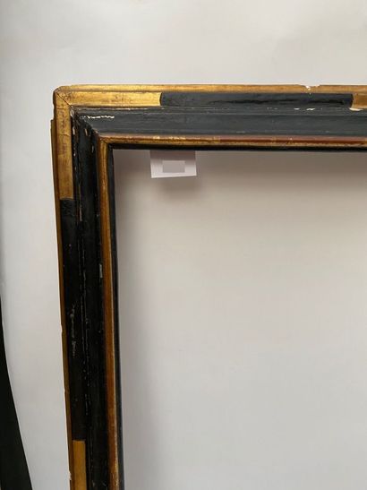 CADRE à profil renversé en bois noirci et...
