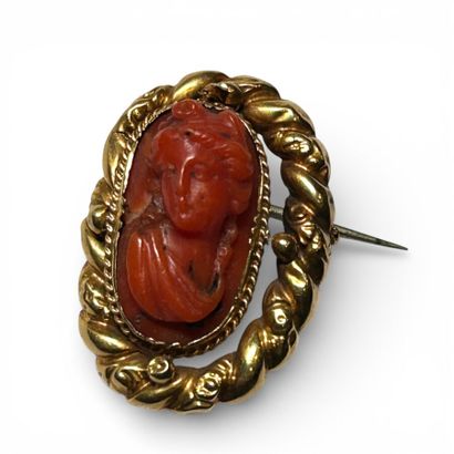 BROCHE ovale à monture en or jaune 18K (750...