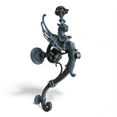 SUITE de trois grandes APPLIQUES murales...