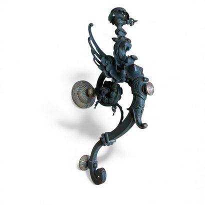 SUITE de trois grandes APPLIQUES murales...