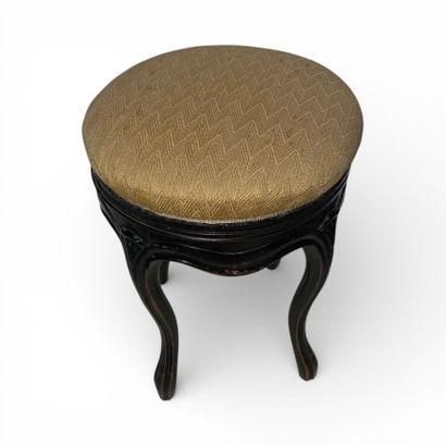 TABOURET de piano en bois noirci sculpté,...