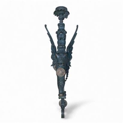 SUITE de trois grandes APPLIQUES murales...