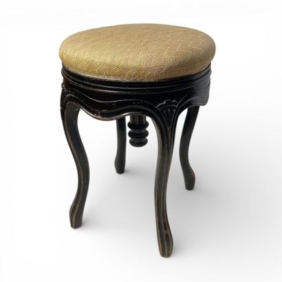 TABOURET de piano en bois noirci sculpté,...
