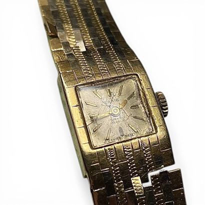 MONTRE BRACELET de dame en or jaune 18K (750...