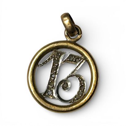 PENDENTIF en or jaune et or blanc 18K (750...