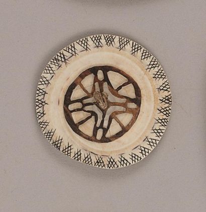 Pendentif Kapkap - Iles de l'Amirauté
Coquille...