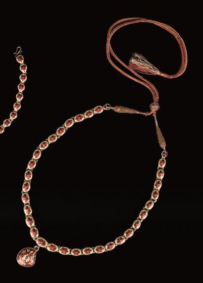 Superbe COLLIER en or (22K) et émail polychrome...