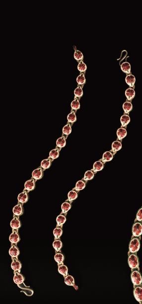 DEUX BRACELETS en or (22K) et émail polychrome...