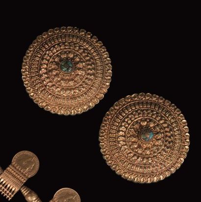 Paire de boucles d'oreilles
Travail ancien...