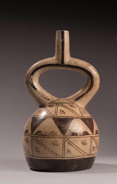 VASE ETRIER décor géométrique.
Terre cuite...